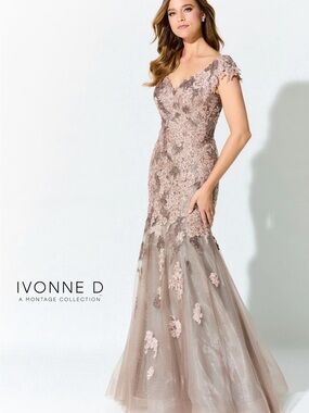 Ivonne D Lace V-Neck Mermaid Wedding Dress in Blush